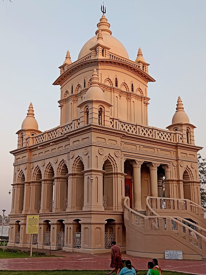 Om Tours Gallery Image