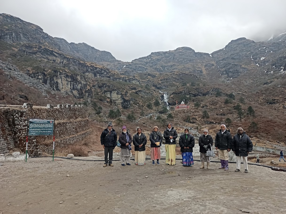 Om Tours Gallery Image