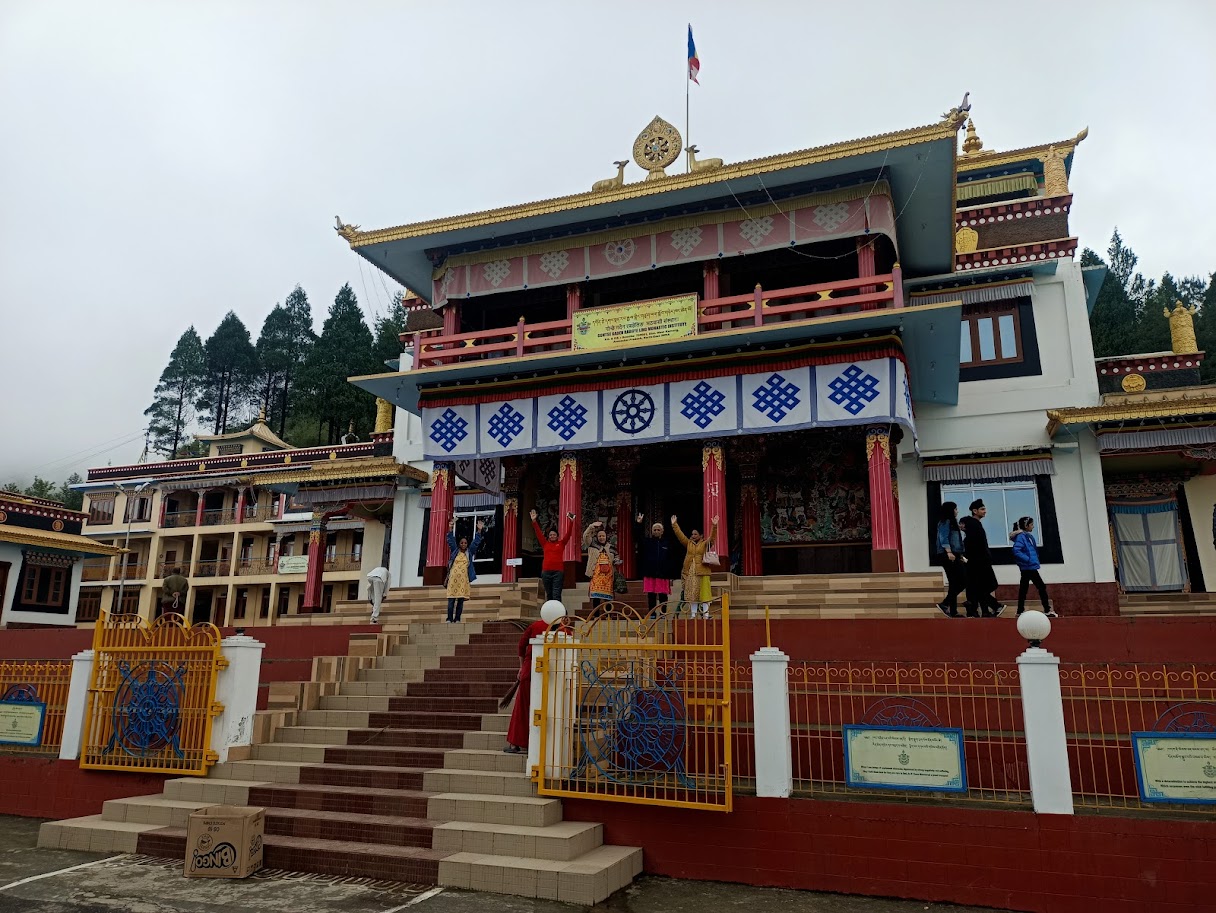 Om Tours Gallery Image