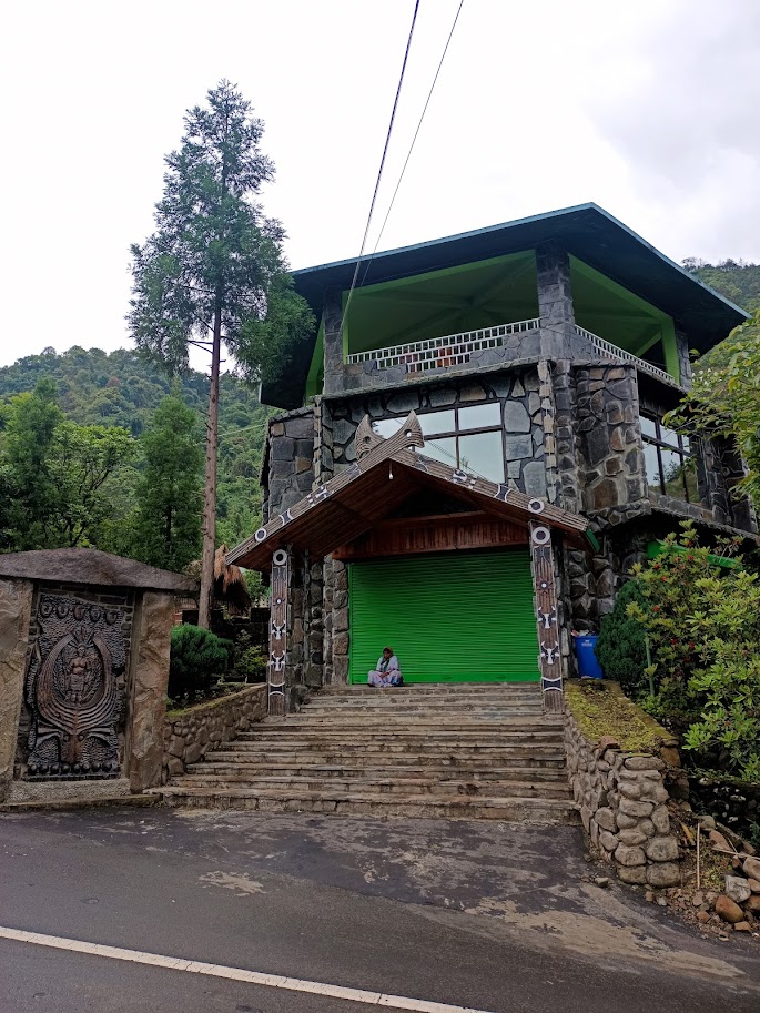 Om Tours Gallery Image