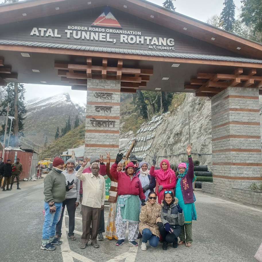 Om Tours Gallery Image
