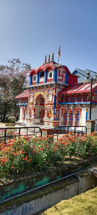 Om Tours Gallery Image