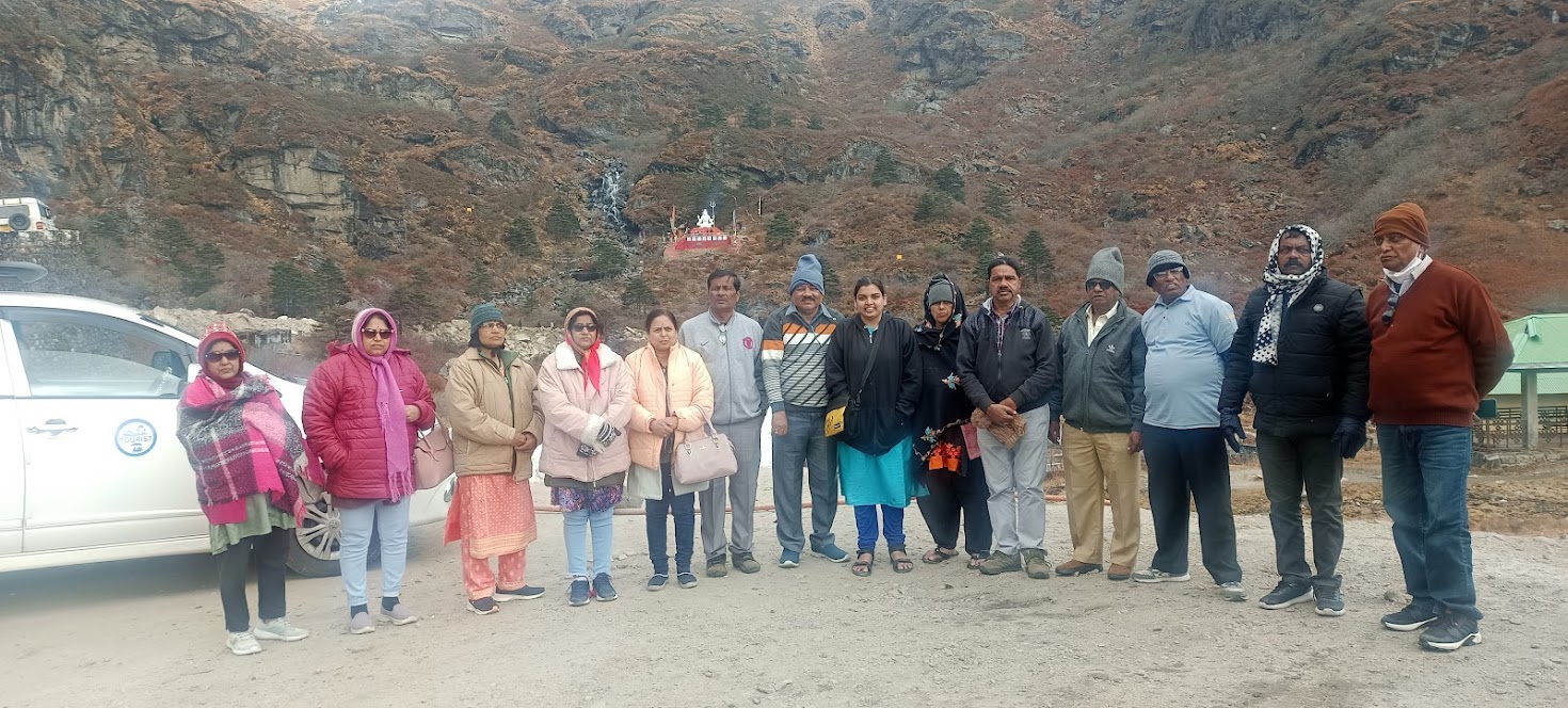 Om Tours Gallery Image